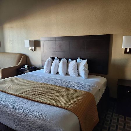 Days Inn By Wyndham Baytown East Екстериор снимка
