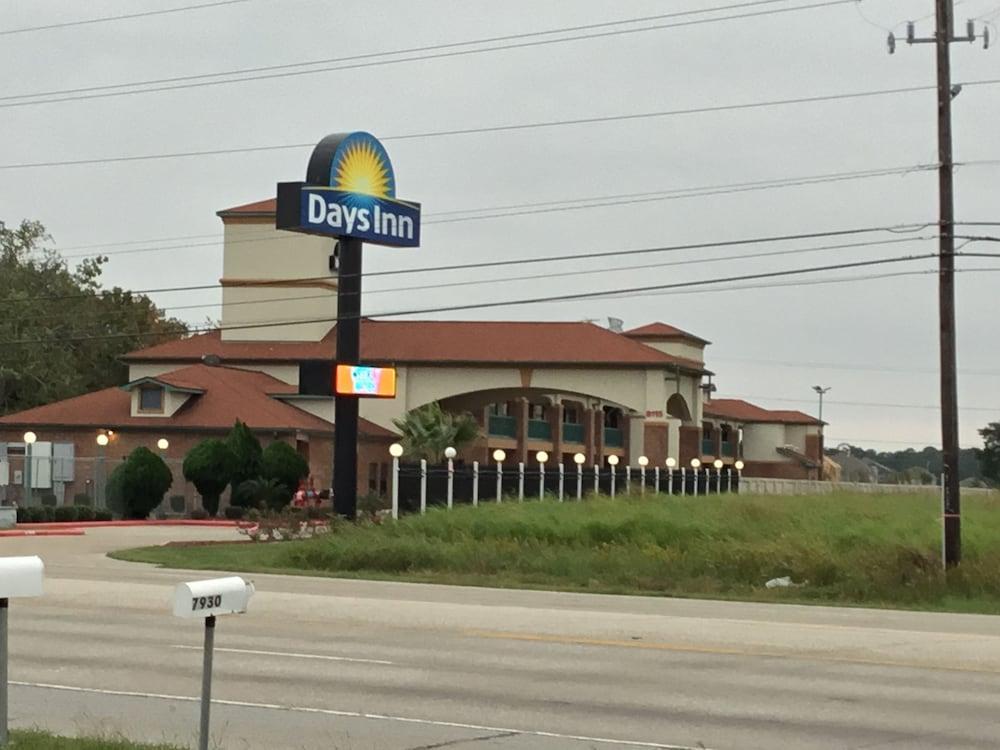 Days Inn By Wyndham Baytown East Екстериор снимка