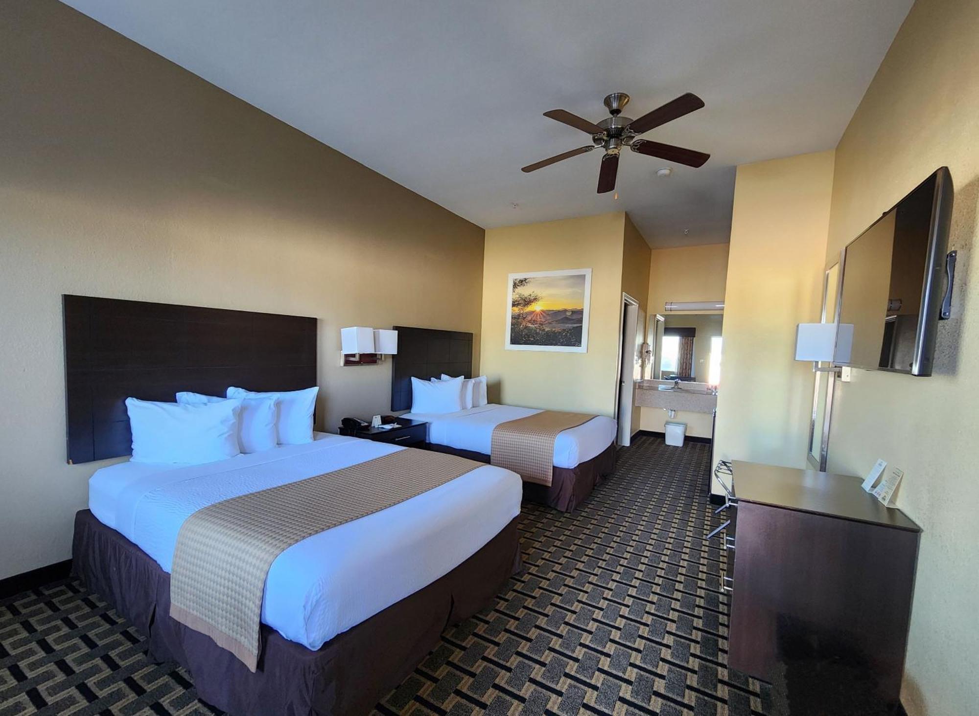 Days Inn By Wyndham Baytown East Екстериор снимка